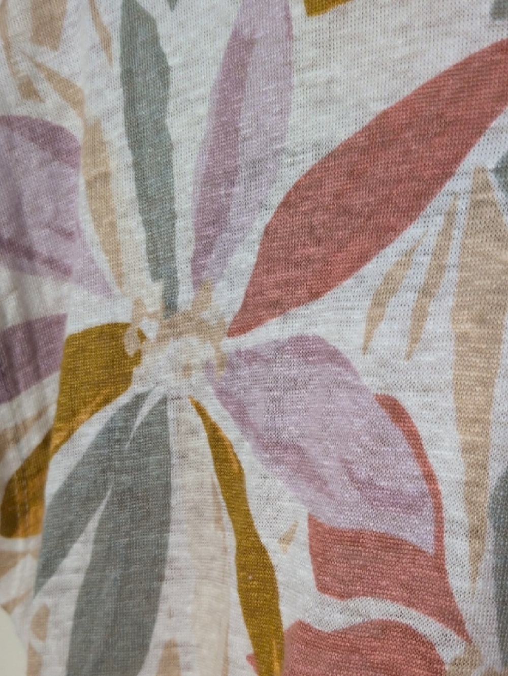Lightweight Floral Print Tee in Soft Pastels 100% Linen - Picture 4 of 9